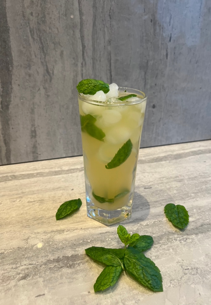 Yellow flower mojito